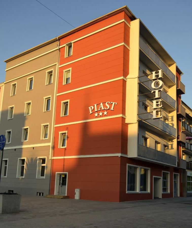 Hotel Piast Nysa Luaran gambar
