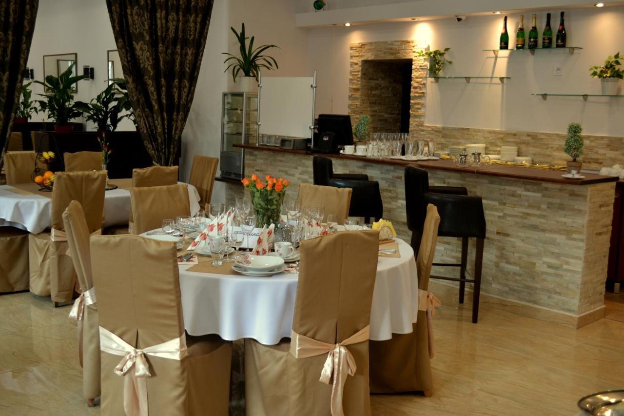 Hotel Piast Nysa Luaran gambar